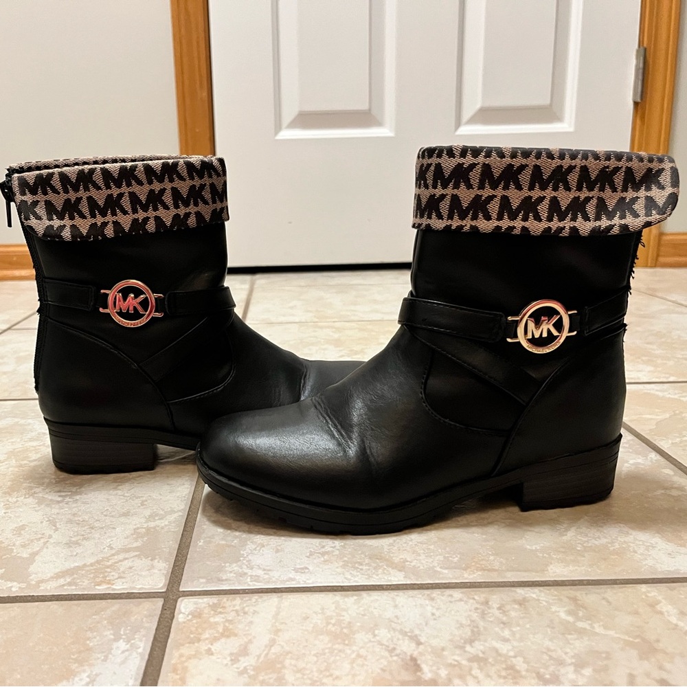 Youth Black Leather Michael Kors Booties.
